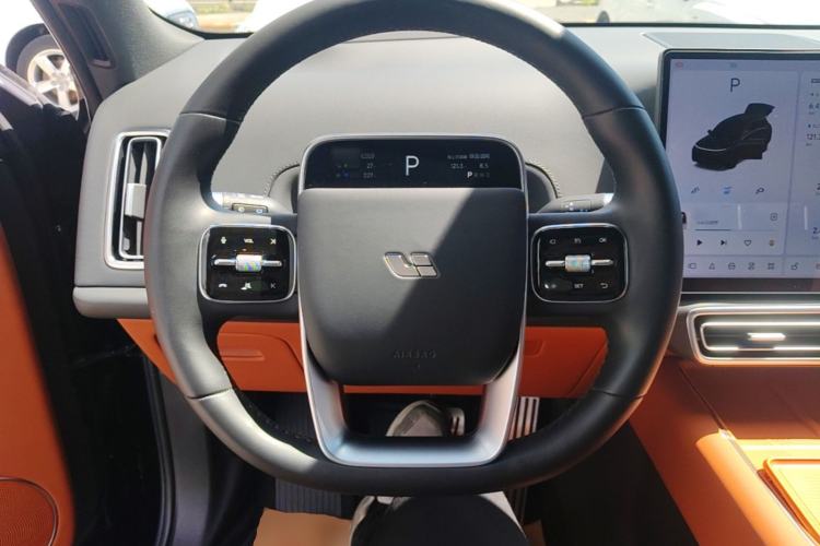 Used Li Auto L8 2023 Pro Model Steering Wheel