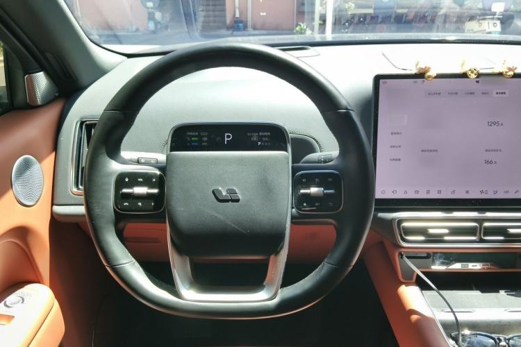 Used Li Auto L8 2023 Pro Model Steering Wheel
