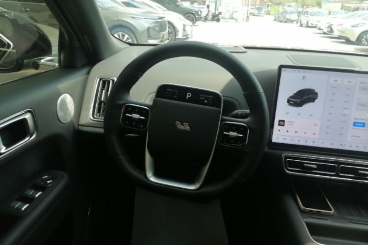 Used Li Auto L8 2023 Pro Model Steering Wheel