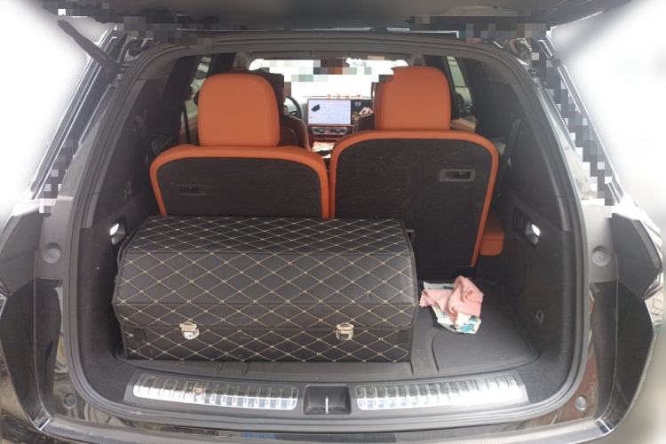 Used Li Auto L8 2023 Pro Model Trunk