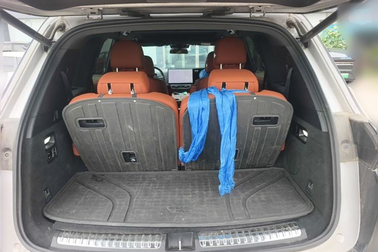 Used Li Auto L8 2023 Pro Model Trunk
