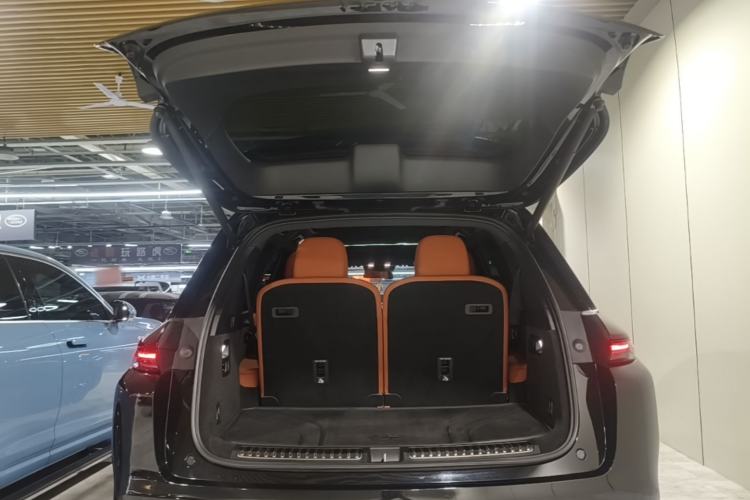 Used Li Auto L8 2023 Pro Model Trunk