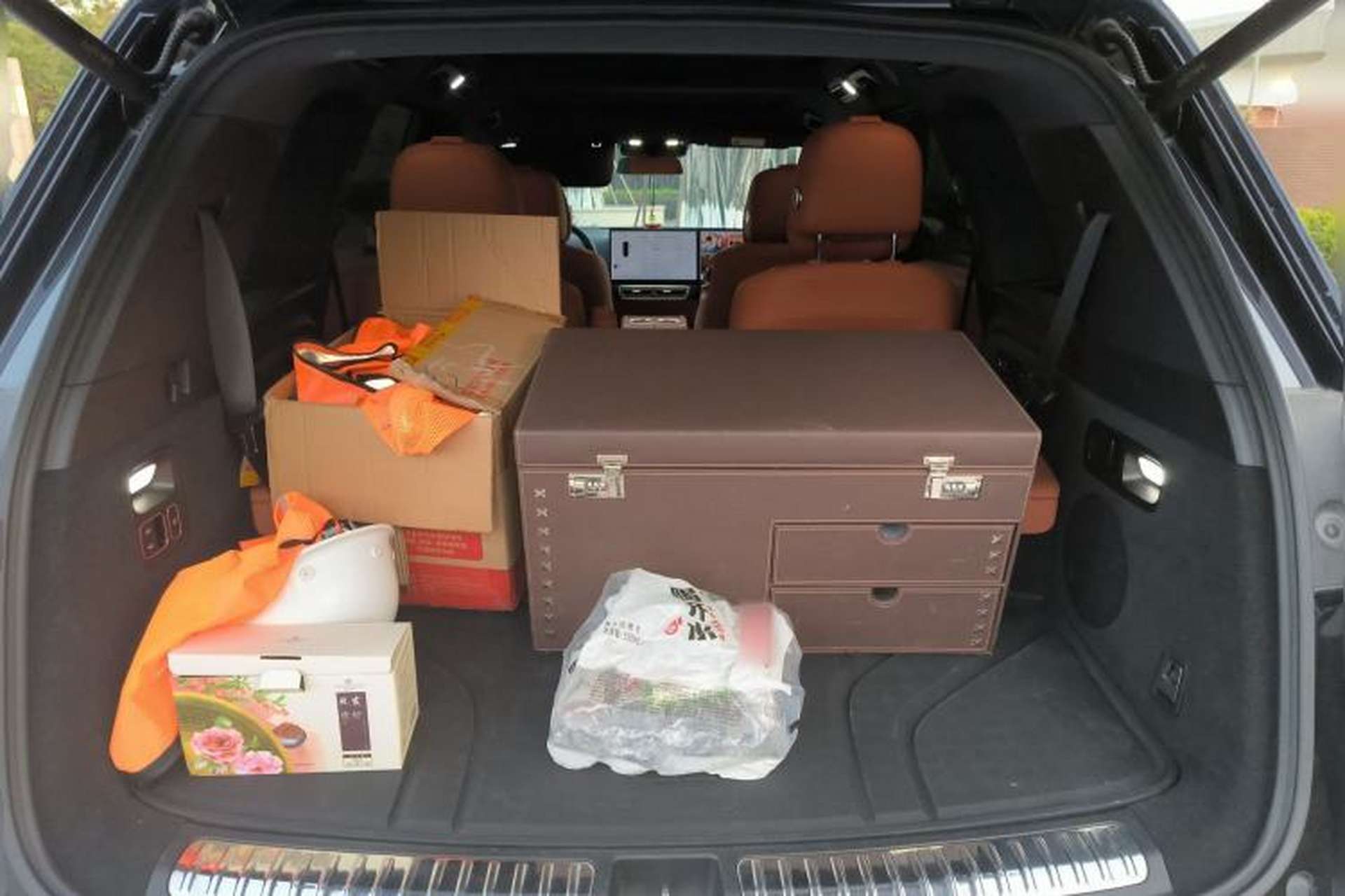 Used Li Auto L8 2023 Pro Model Trunk