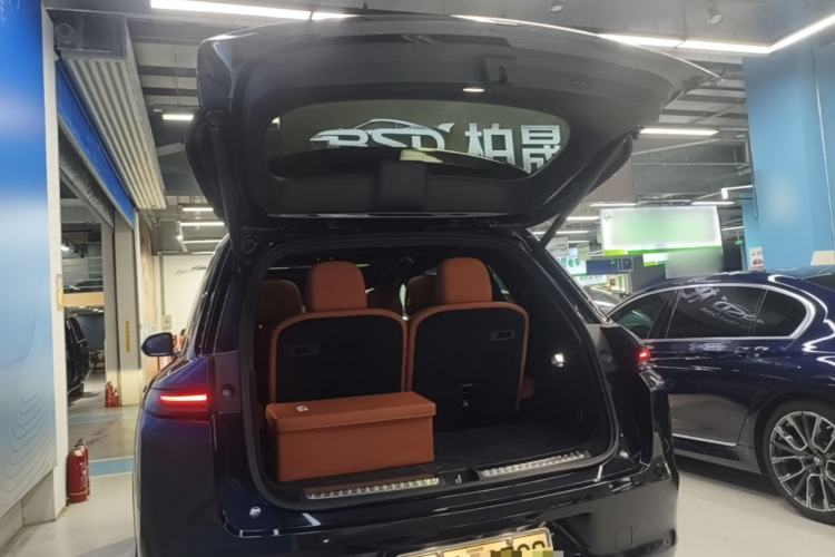 Used Li Auto L8 2023 Pro Model Trunk