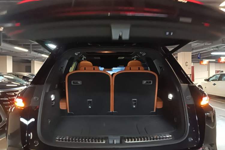Used Li Auto L8 2023 Max model Trunk