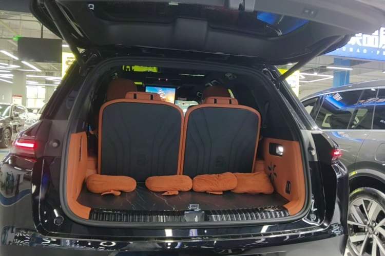 Used Li Auto L8 2023 Pro Model Trunk