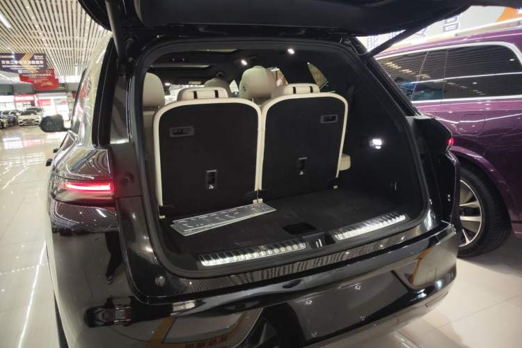 Used Li Auto L8 2023 Pro Model Trunk