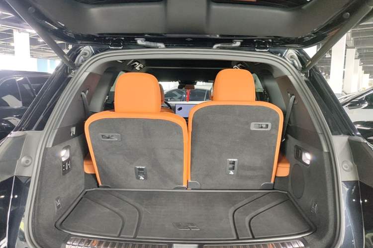 Used Li Auto L8 2023 Pro Model Trunk