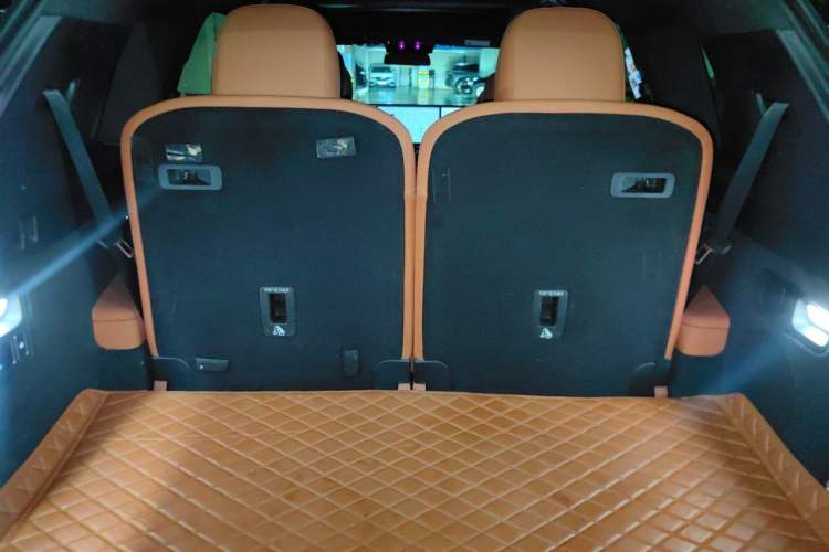 Used Li Auto L8 2023 Pro Model Trunk