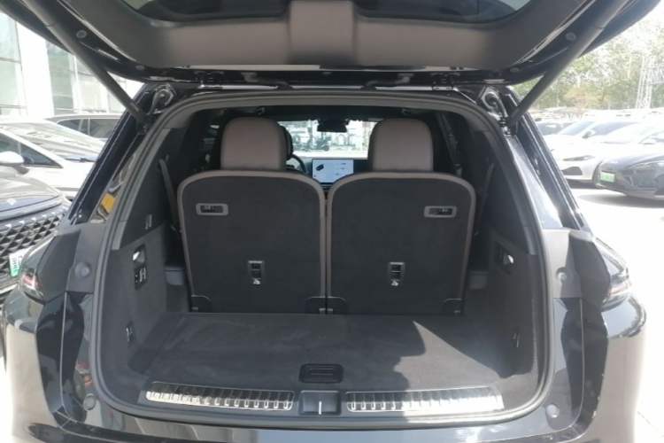 Used Li Auto L8 2023 Pro Model Trunk