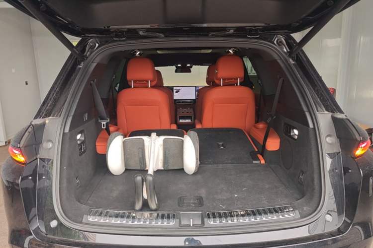 Used Li Auto L8 2023 Max model Trunk