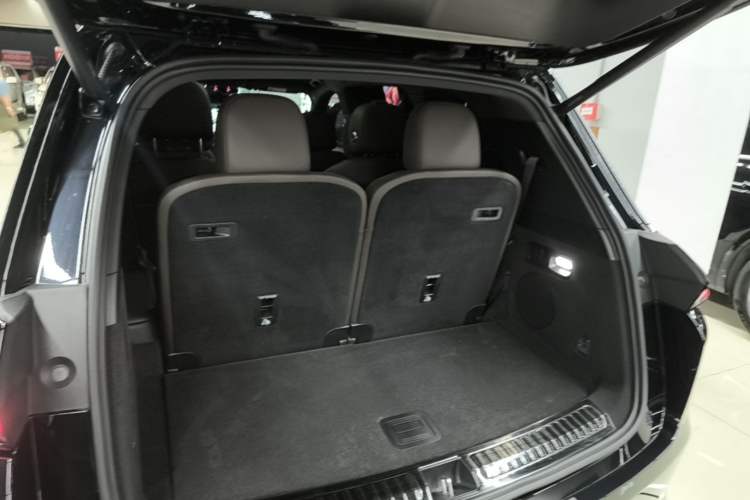 Used Li Auto L8 2023 Pro Model Trunk