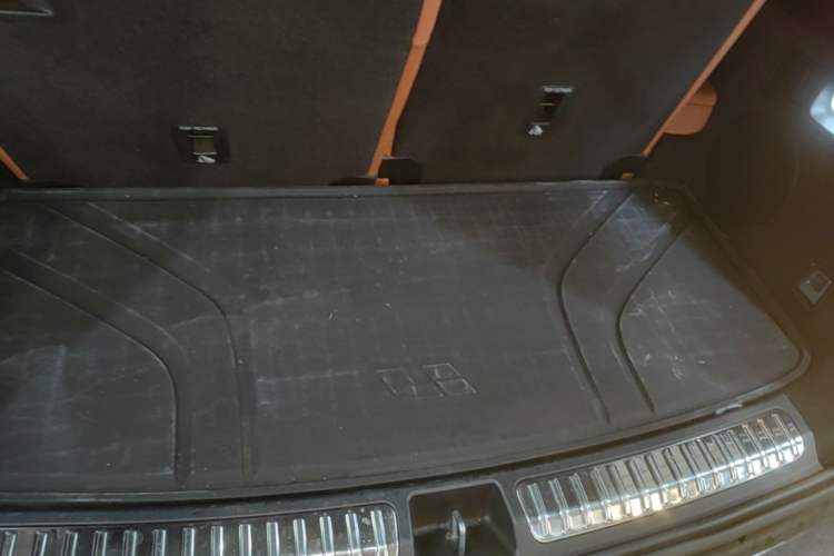 Used Li Auto L8 2023 Pro Model Trunk