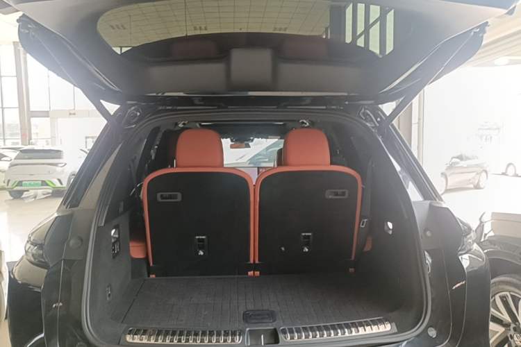 Used Li Auto L8 2023 Pro Model Trunk