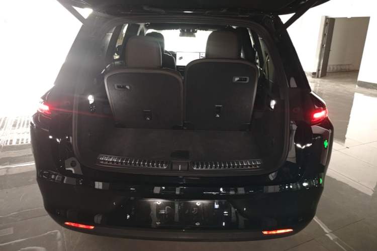 Used Li Auto L8 2023 Pro Model Trunk