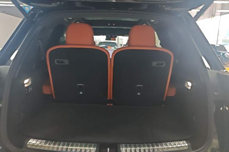 Used Li Auto L8 2023 Pro Model Trunk