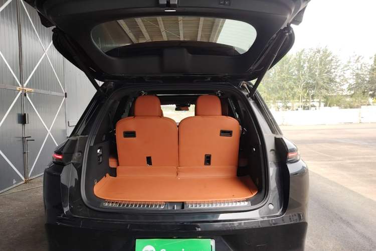 Used Li Auto L8 2023 Pro Model Trunk