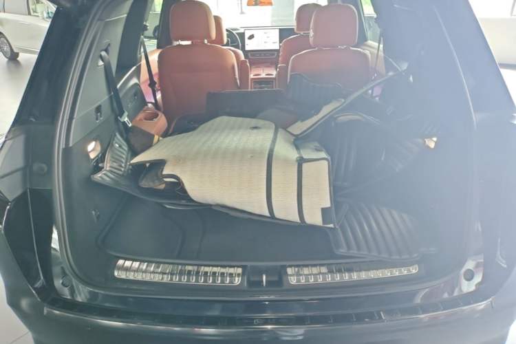 Used Li Auto L8 2023 Pro Model Trunk