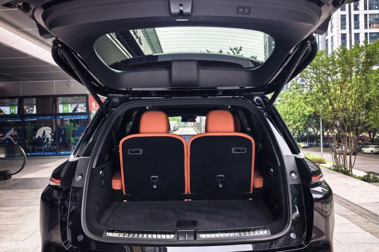 Used Li Auto L8 2023 Pro Model Trunk