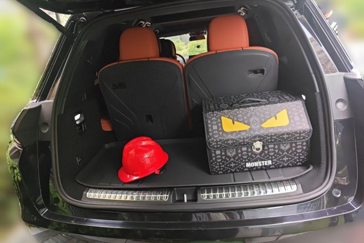 Used Li Auto L8 2023 Pro Model Trunk
