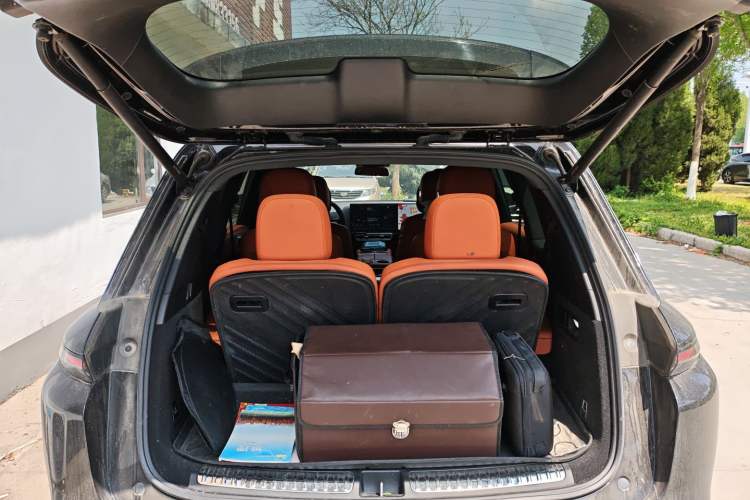 Used Li Auto L8 2023 Pro Model Trunk