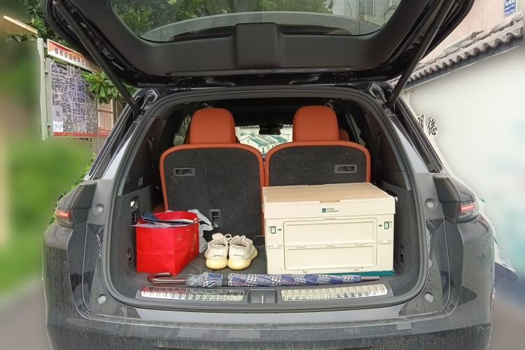 Used Li Auto L8 2023 Pro Model Trunk