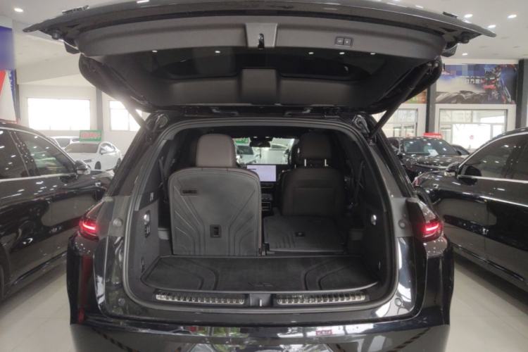 Used Li Auto L8 2023 Pro Model Trunk