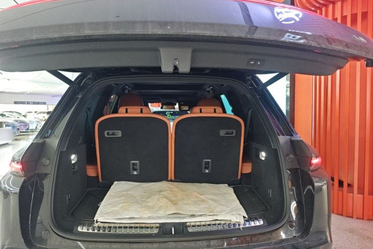 Used Li Auto L8 2023 Pro Model Trunk