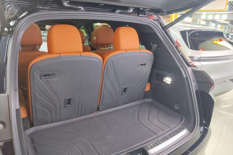 Used Li Auto L8 2023 Pro Model Trunk