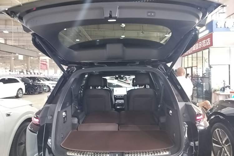 Used Li Auto L8 2023 Pro Model Trunk
