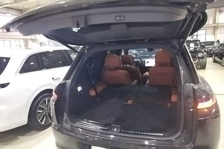 Used Li Auto L8 2023 Pro Model Trunk