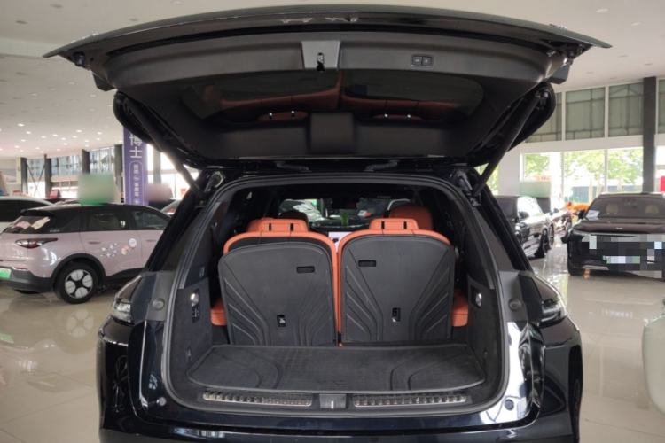 Used Li Auto L8 2023 Pro Model Trunk
