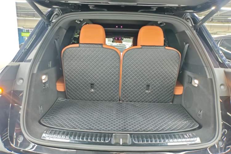 Used Li Auto L8 2023 Pro Model Trunk