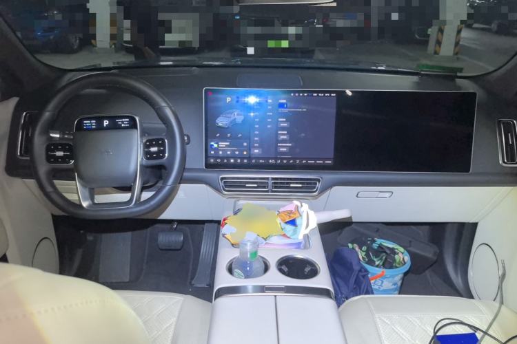 Used Li Auto L8 2023 Pro Model Center Console