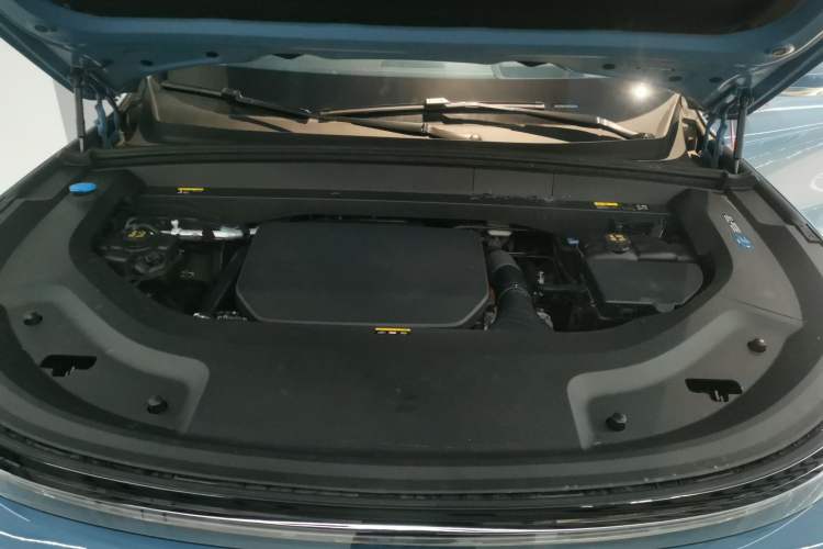 Used Li Auto L8 2023 Pro Model Engine Bay