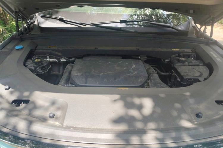 Used Li Auto L8 2023 Pro Model Engine Bay