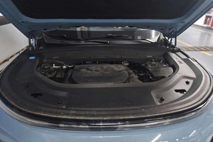 Used Li Auto L8 2023 Pro Model Engine Bay