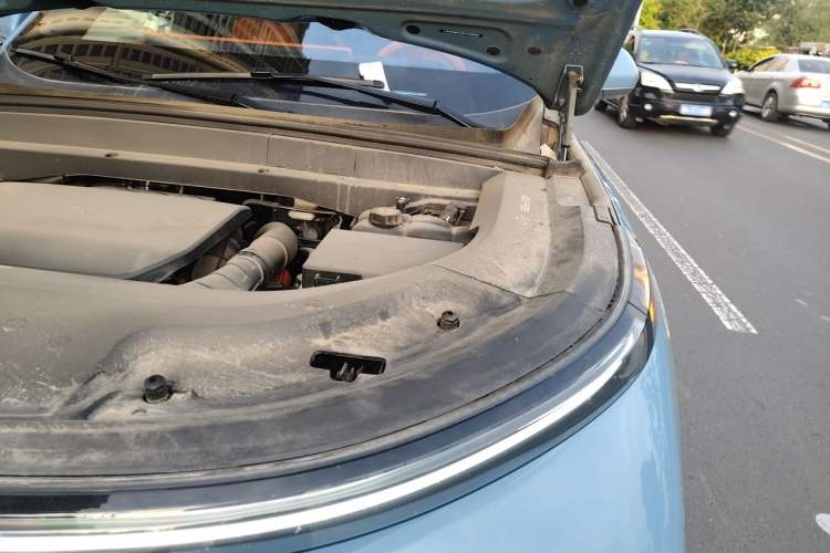 Used Li Auto L8 2023 Max model Engine Bay Left