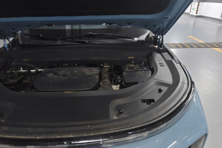 Used Li Auto L8 2023 Pro Model Engine Bay Left