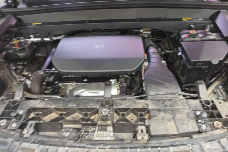 Used Li Auto L8 2023 Pro Model Engine Bay
