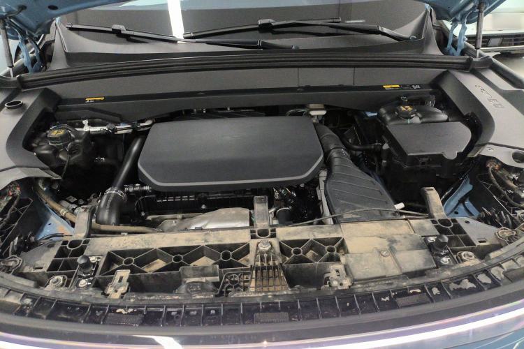 Used Li Auto L8 2023 Pro Model Engine Bay