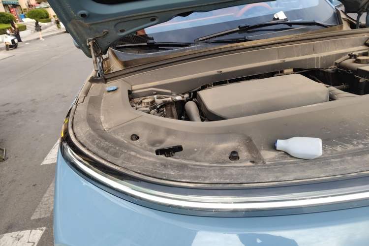 Used Li Auto L8 2023 Max model Engine Bay Right