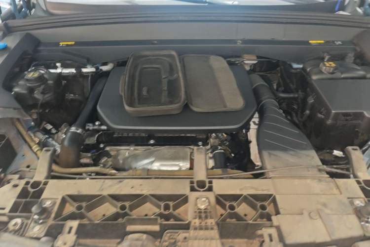 Used Li Auto L8 2023 Pro Model Engine Bay