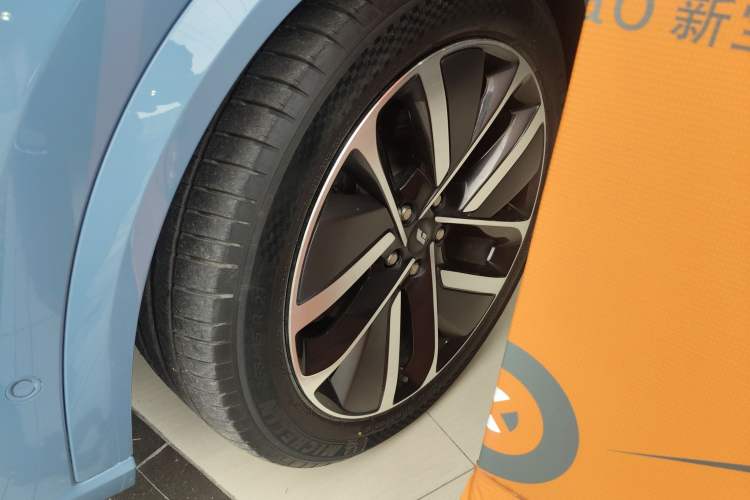 Used Li Auto L8 2023 Max model Exterior 3