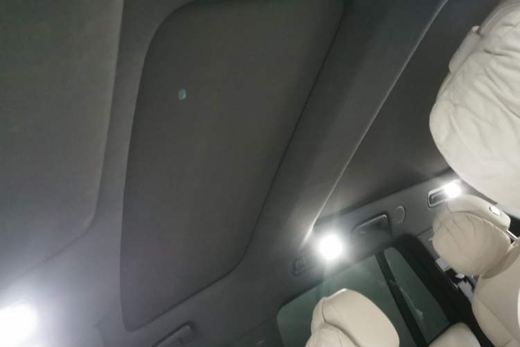 Used Li Auto L8 2023 Pro Model Headliner