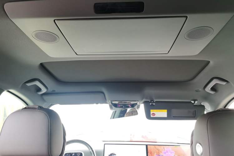 Used Li Auto L8 2023 Max model Headliner