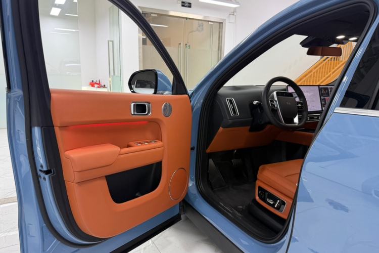 Used Li Auto L8 2023 Pro Model Interior 1