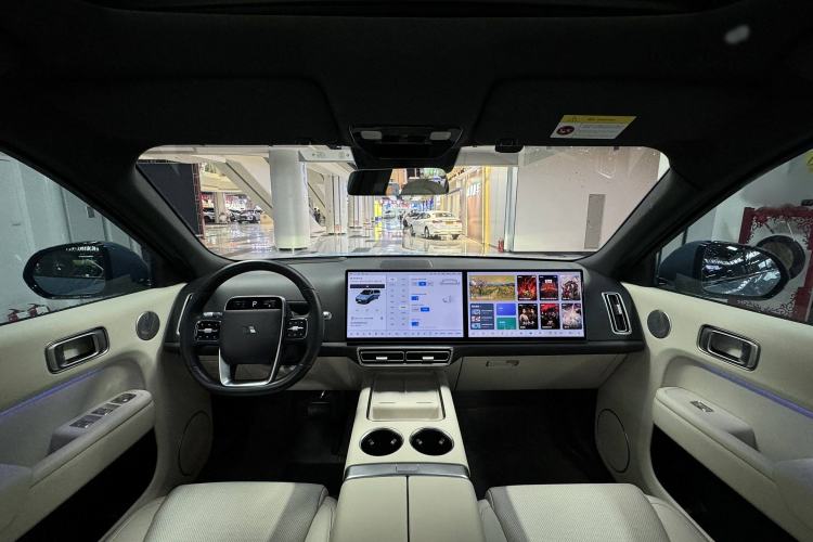 Used Li Auto L8 2023 Max model Interior 1