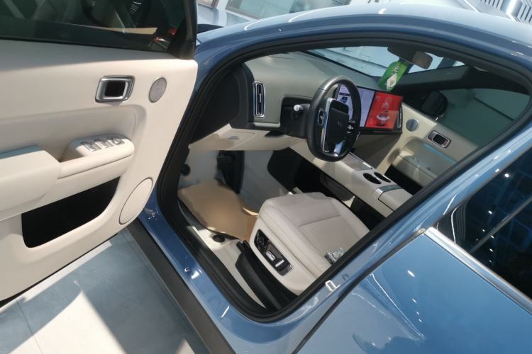 Used Li Auto L8 2023 Pro Model Interior 3