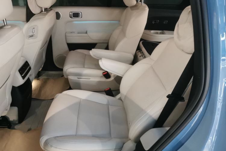 Used Li Auto L8 2023 Pro Model Interior 4